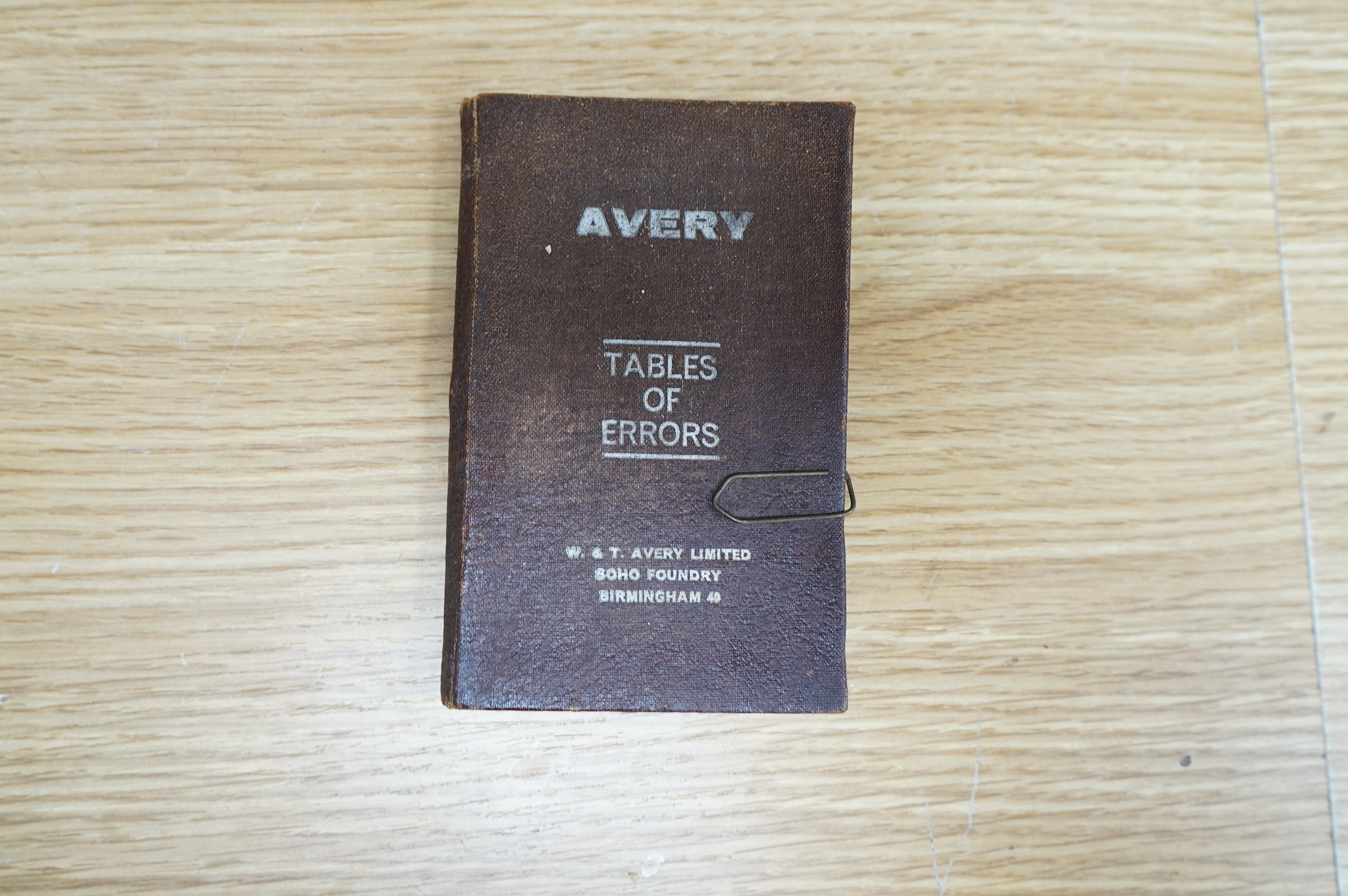 A set of Avery marble and brass scales. Condition - fair